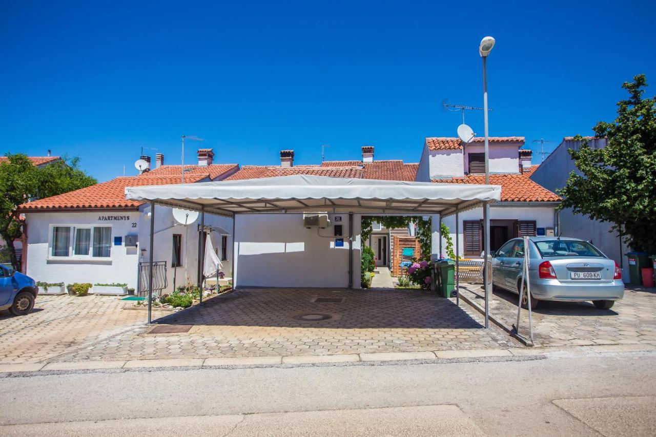 Apartment Rosse Пореч Екстер'єр фото