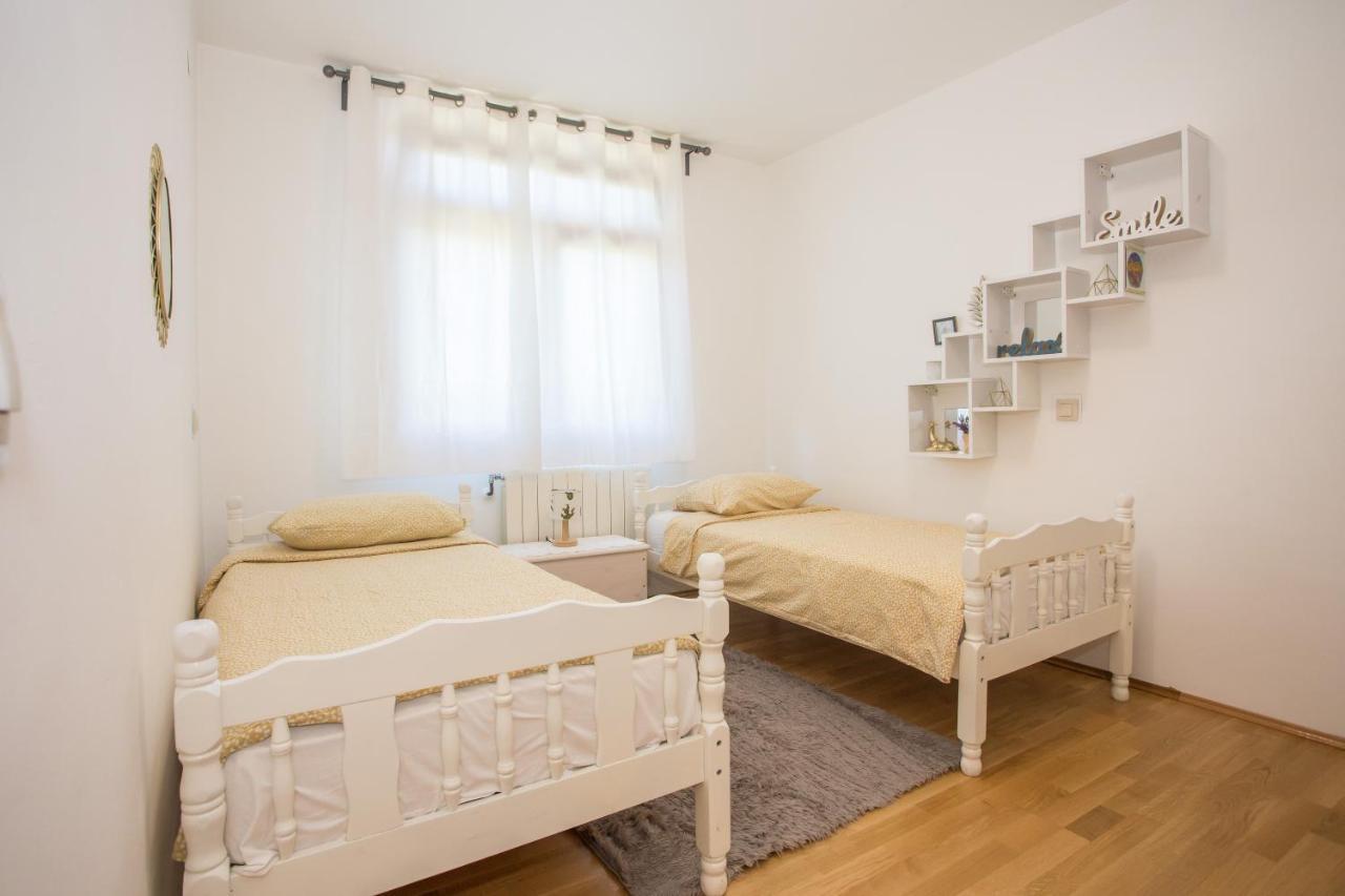 Apartment Rosse Пореч Екстер'єр фото